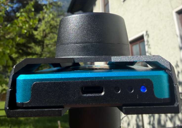 SDX-PocketScan receiver inserted in the SDX-Pole Antenna